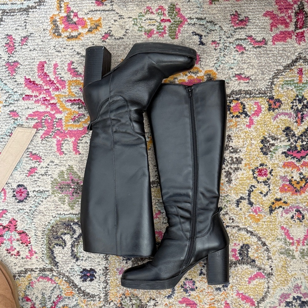 Elegant Black Knee-High Women's Boots